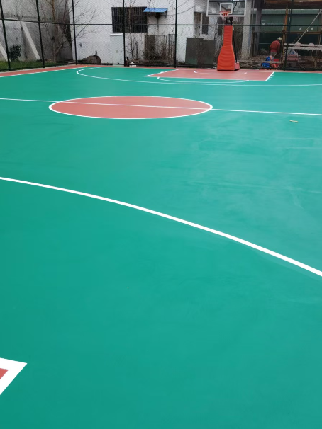 彝良 球场长期使用易出现地面开裂